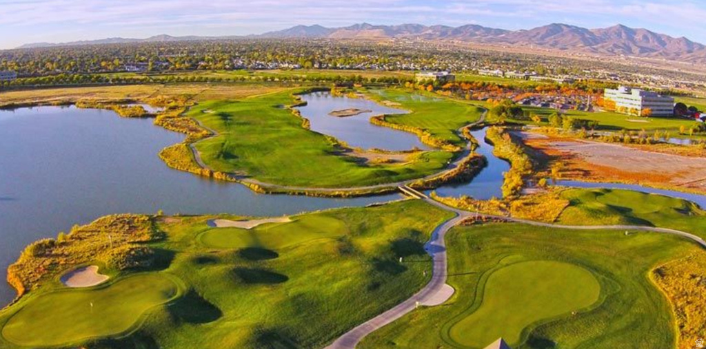 6577 S HIGH BLUFF DR West Valley City, UT 84118