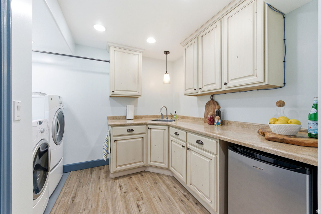 6577 S HIGH BLUFF DR West Valley City, UT 84118