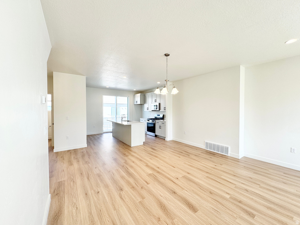 1658 N 1600 W Layton, UT 84041