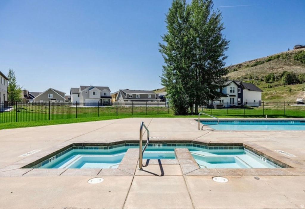 665 N LOCHWOOD DR Garden City, UT 84028