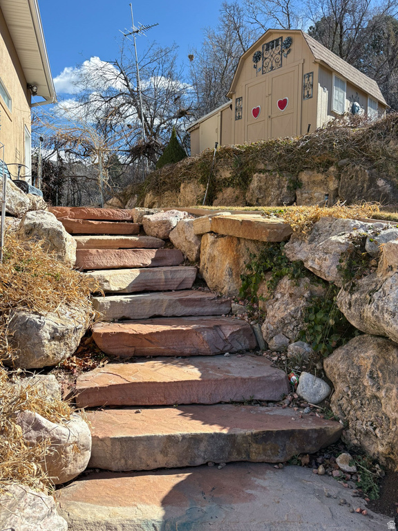 610 MEADOWLARK LN Bountiful, UT 84010