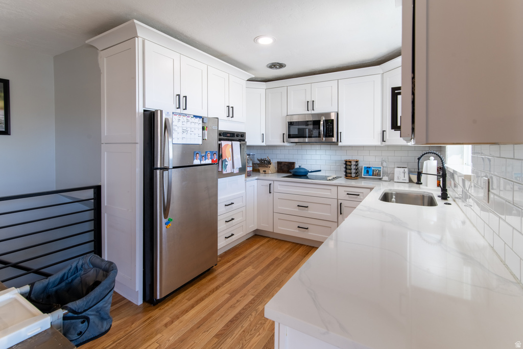 2226 E CASTLE HILL AVE Cottonwood Heights, UT 84121