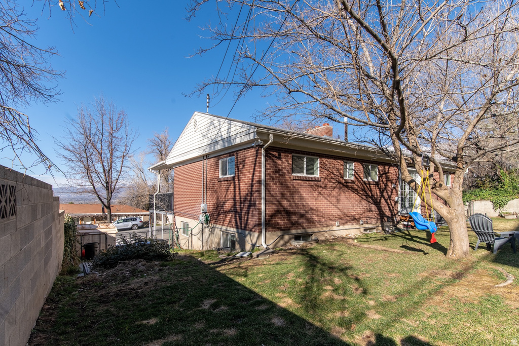 2226 E CASTLE HILL AVE Cottonwood Heights, UT 84121