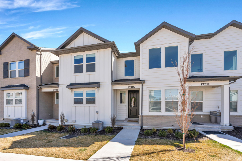 13907 S CANAAN PEAK DR Herriman, UT 84096