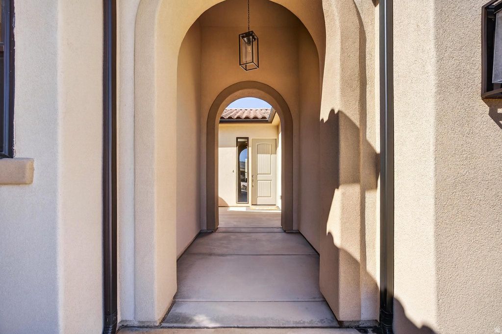 111 N BLACK AVE photo 3