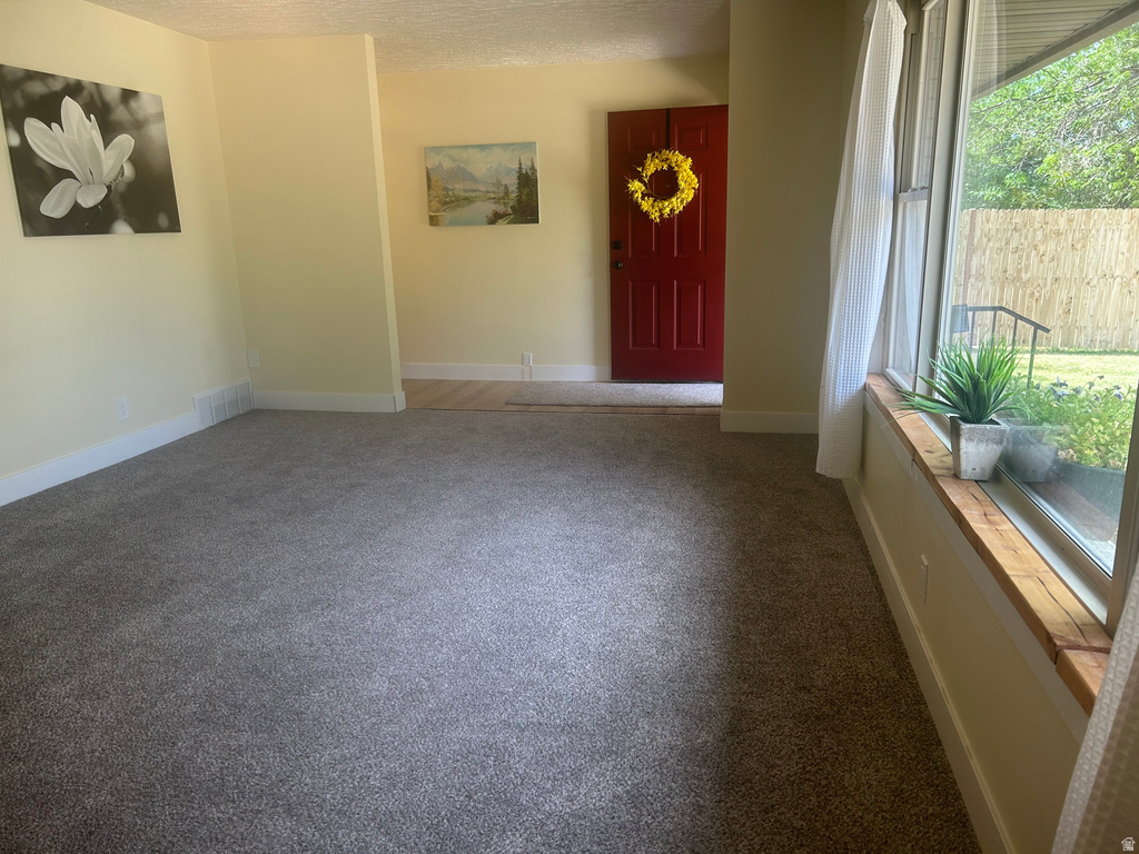 2084 ROBINS AVE Ogden, UT 84401