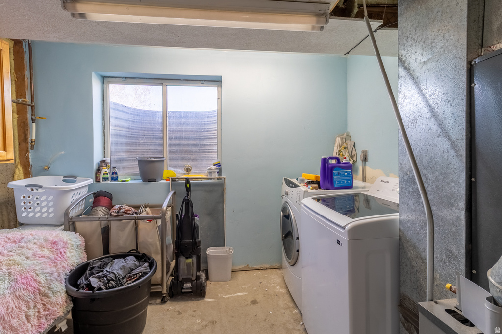 2883 W 4275 S Roy, UT 84067