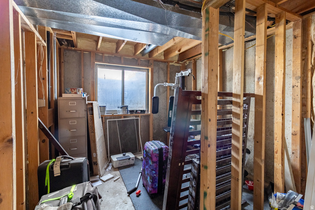 2883 W 4275 S Roy, UT 84067