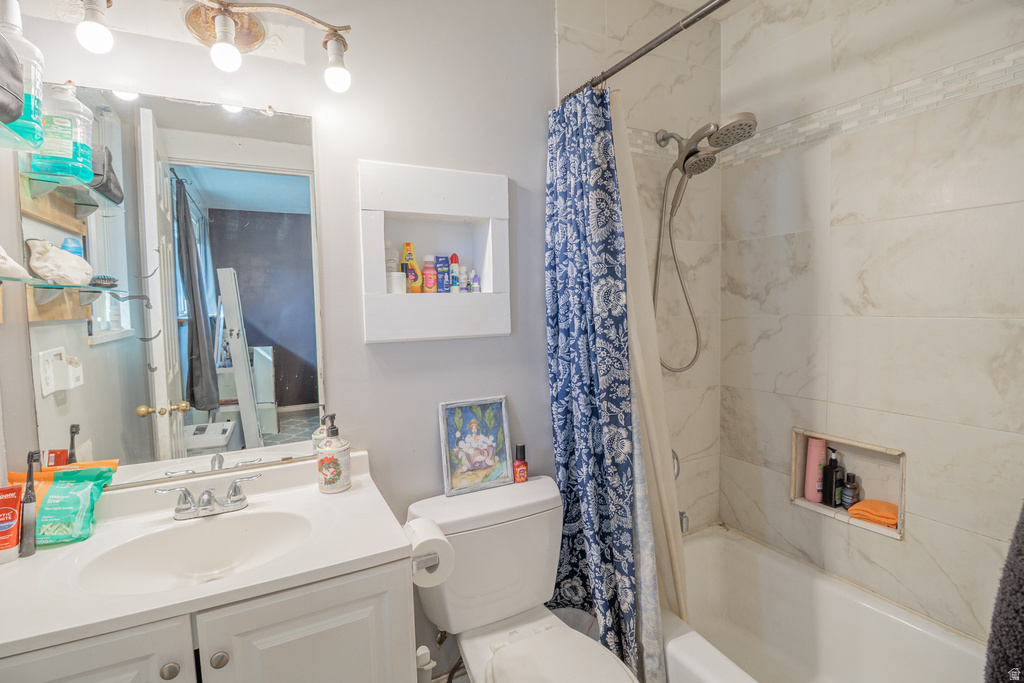 2883 W 4275 S Roy, UT 84067