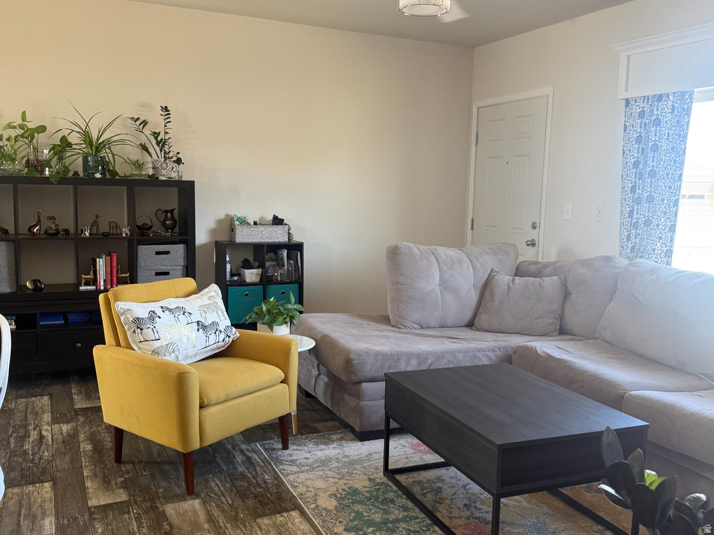 704 E PINE ST Wellington, UT 84542