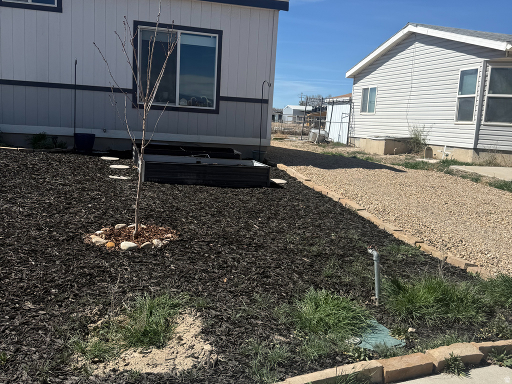 704 E PINE ST Wellington, UT 84542