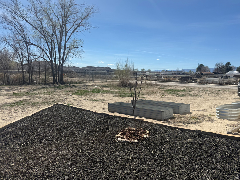 704 E PINE ST Wellington, UT 84542