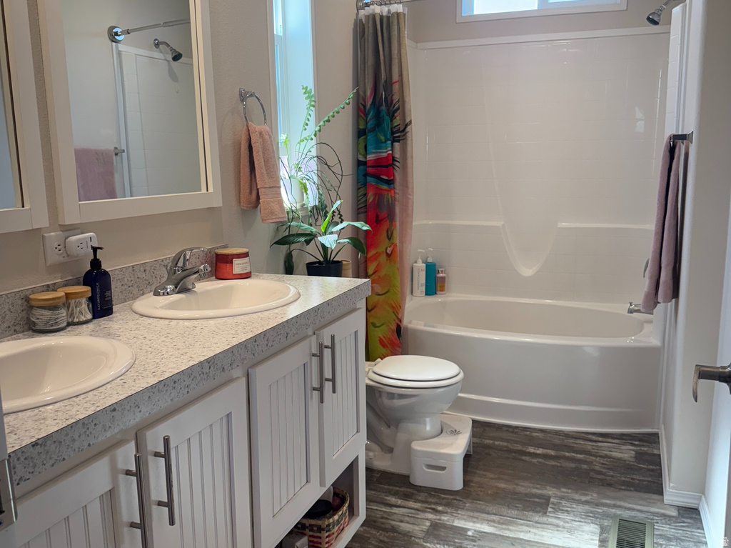 704 E PINE ST Wellington, UT 84542