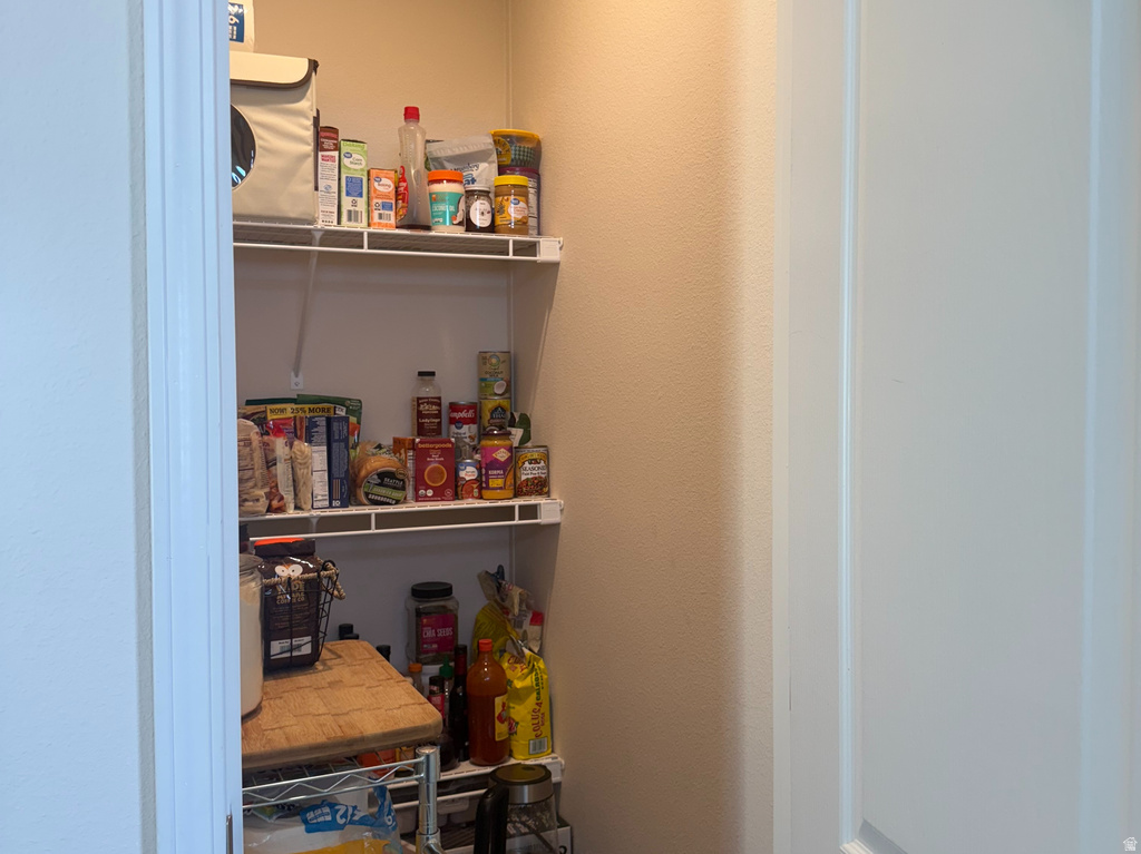 704 E PINE ST Wellington, UT 84542