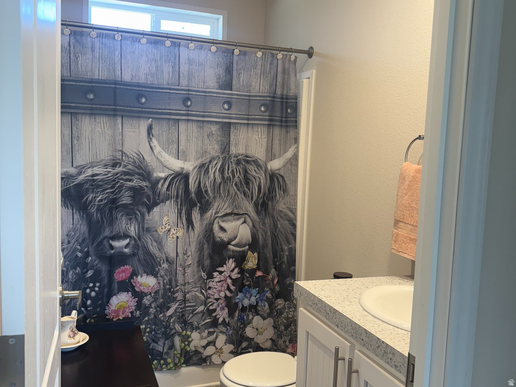 704 E PINE ST Wellington, UT 84542