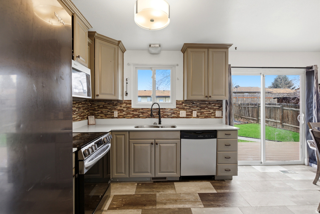 5419 W WESTSLOPE DR Salt Lake City, UT 84118