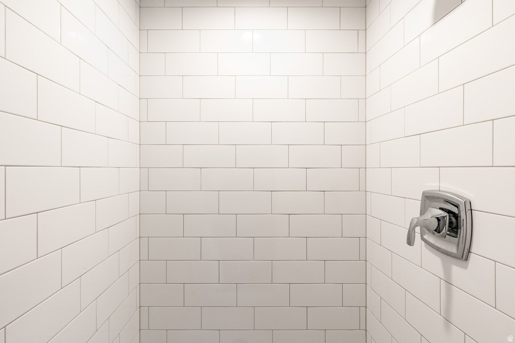 2543 E CLIFF SWALLOW DR Sandy, UT 84093