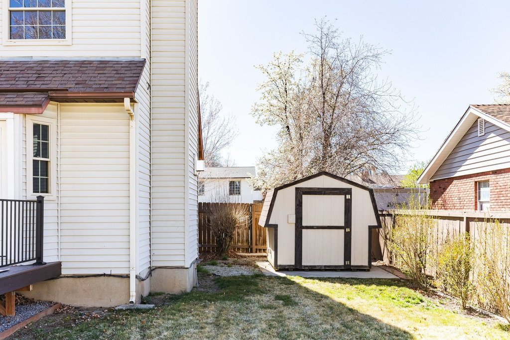 2543 E CLIFF SWALLOW DR Sandy, UT 84093