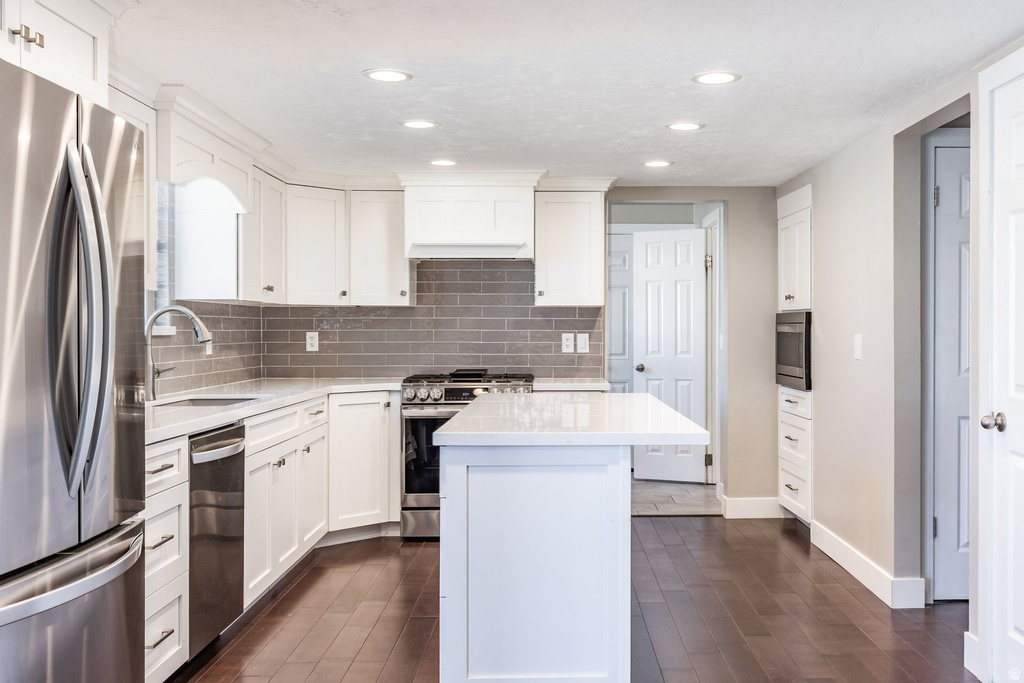 2543 E CLIFF SWALLOW DR Sandy, UT 84093