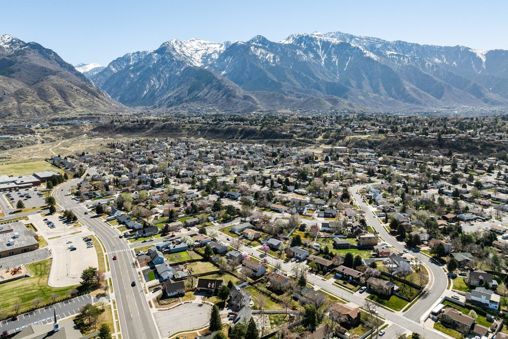 2543 E CLIFF SWALLOW DR Sandy, UT 84093