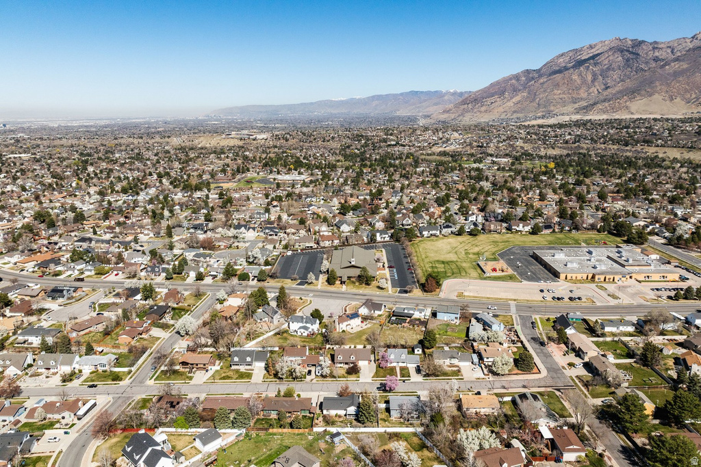 2543 E CLIFF SWALLOW DR Sandy, UT 84093