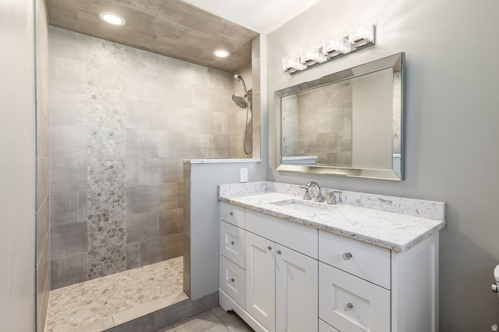 2543 E CLIFF SWALLOW DR Sandy, UT 84093