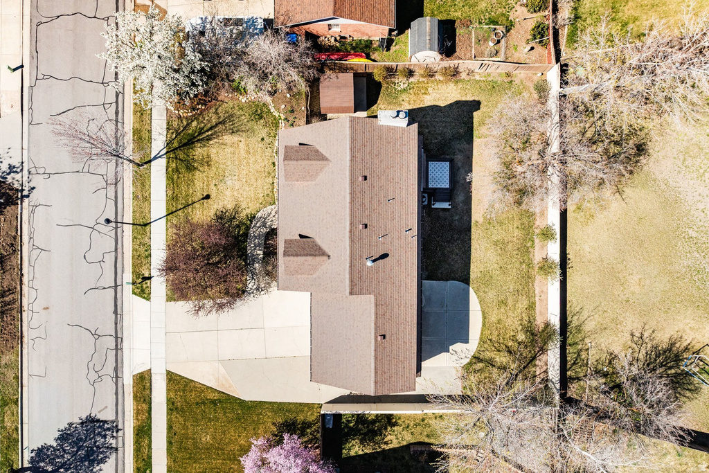 2543 E CLIFF SWALLOW DR Sandy, UT 84093