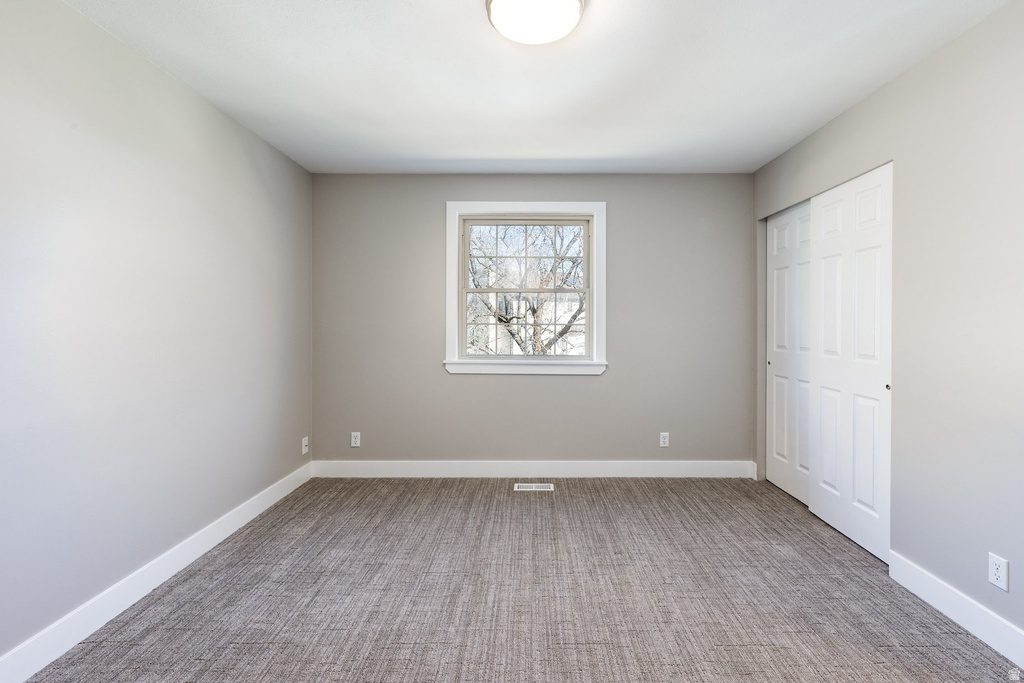 2543 E CLIFF SWALLOW DR Sandy, UT 84093