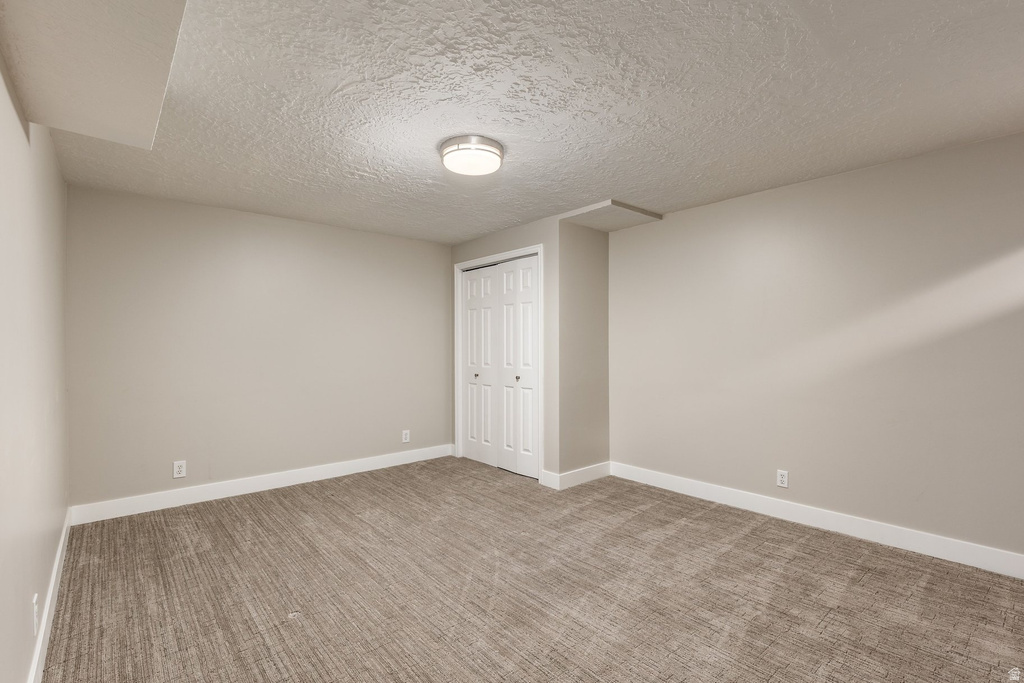 2543 E CLIFF SWALLOW DR Sandy, UT 84093