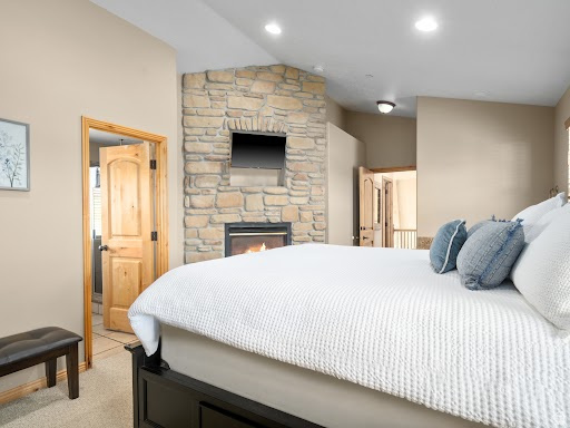 5184 E FAIRVIEW LOOP C404 Eden, UT 84310