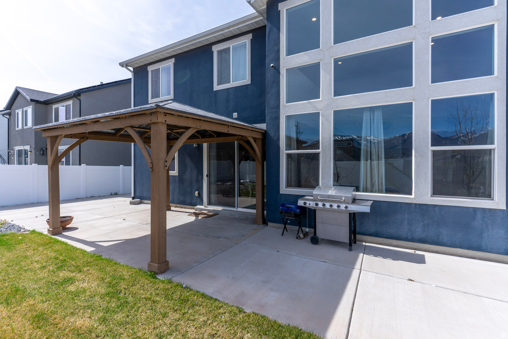 2079 S 1825 W Woods Cross, UT 84087