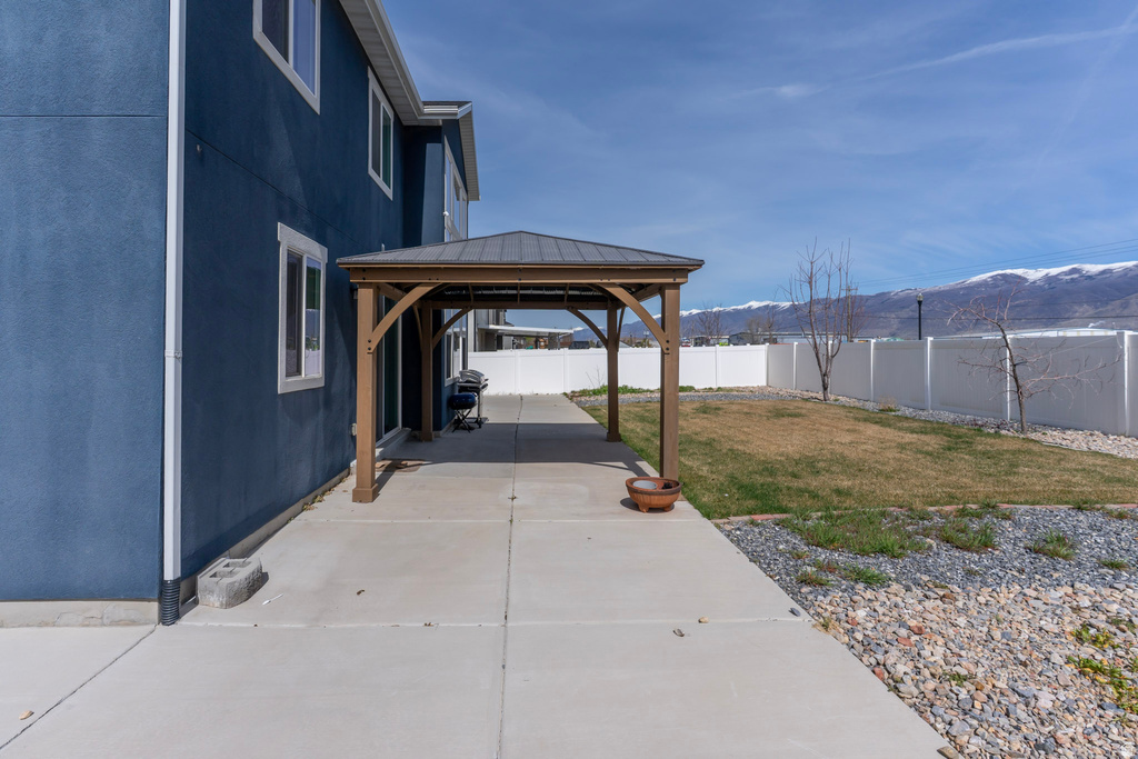 2079 S 1825 W Woods Cross, UT 84087