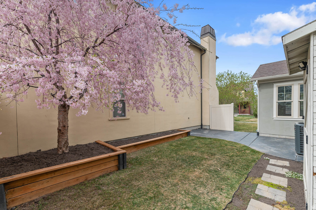 11097 S TOPVIEW RD South Jordan, UT 84009