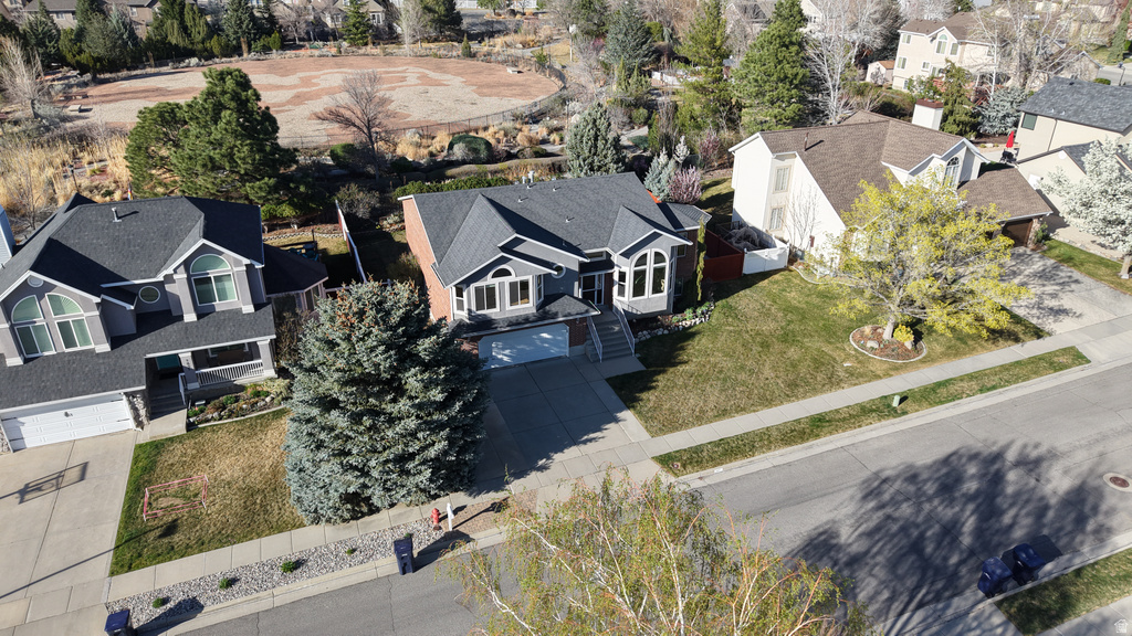 1447 E EDGECLIFF DR Sandy, UT 84092