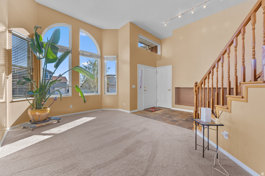 1447 E EDGECLIFF DR Sandy, UT 84092