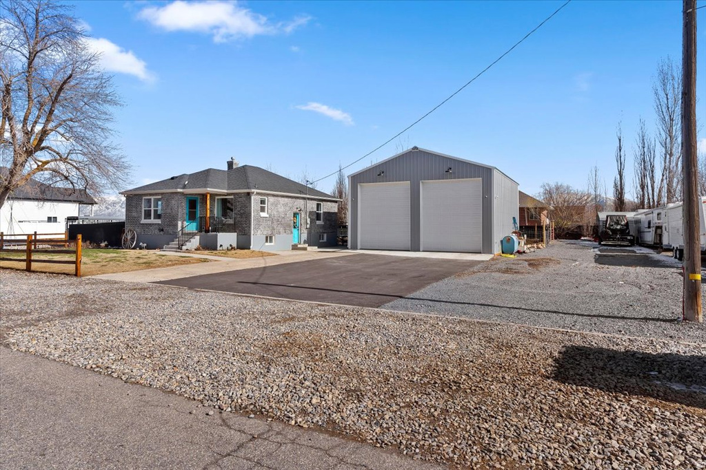 4608 S 6300 W Hooper, UT 84315