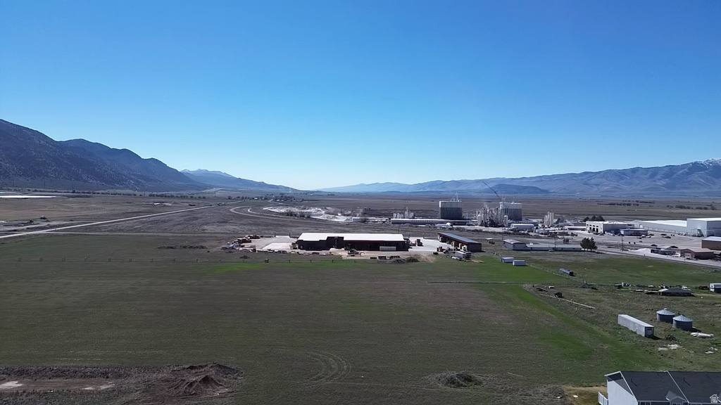 68 CEDAR LN Malad City, ID 83252