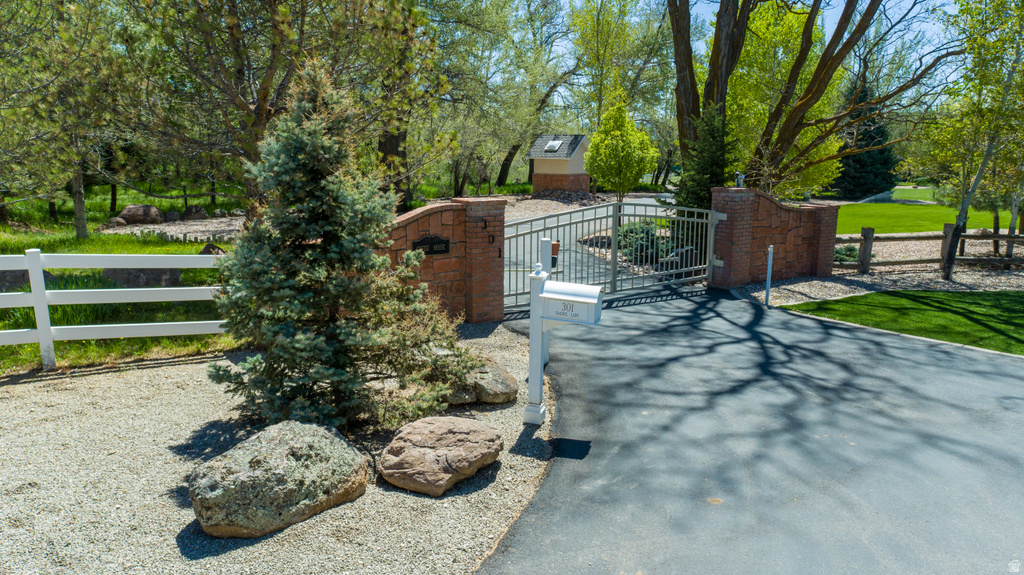 301 S RACHEL LN New Harmony, UT 84757