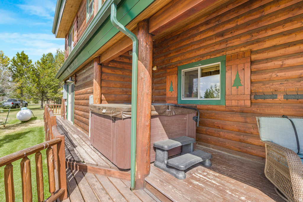 5085 TRUMPETER RD Island Park, ID 83429