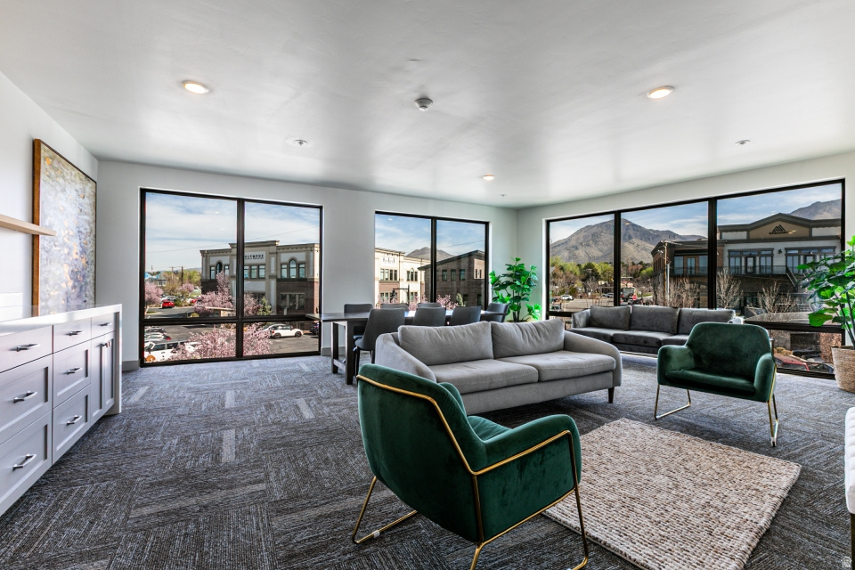 2240 E LANEY AVE #105 Holladay, UT 84117