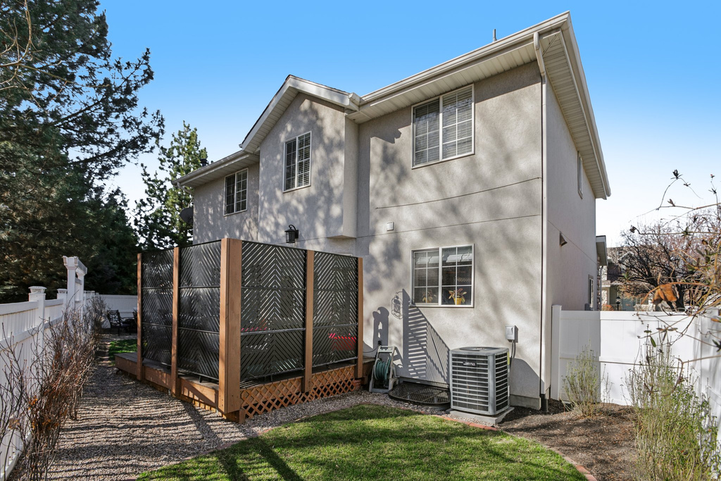 9101 S ENCHANTED OAK LN Sandy, UT 84094