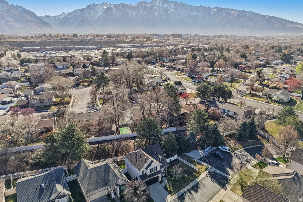 9101 S ENCHANTED OAK LN Sandy, UT 84094