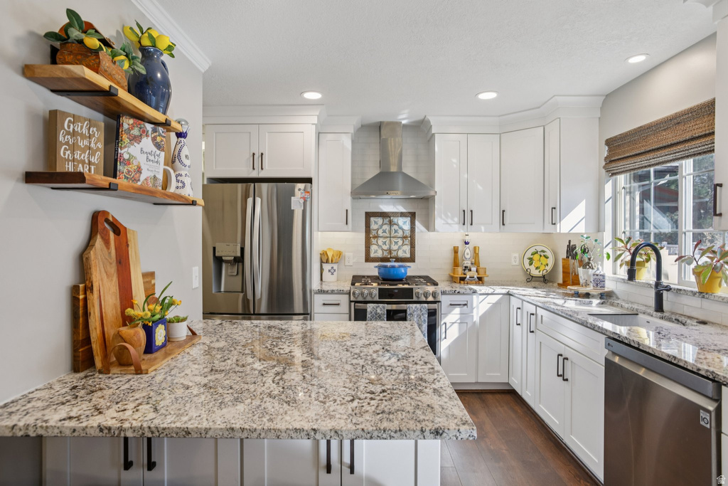 9101 S ENCHANTED OAK LN Sandy, UT 84094