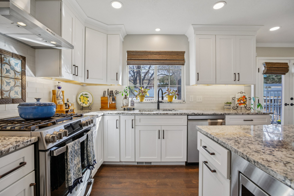 9101 S ENCHANTED OAK LN Sandy, UT 84094