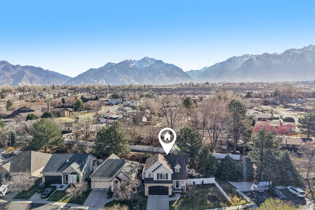 9101 S ENCHANTED OAK LN Sandy, UT 84094