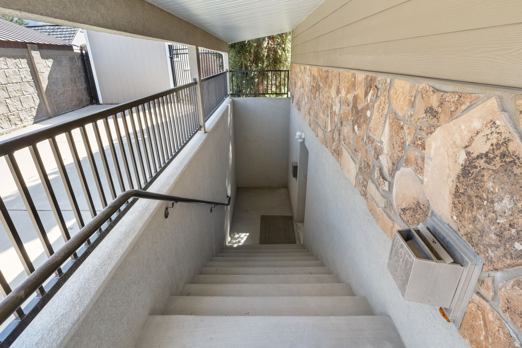 2420 E ROYAL PINE CV Cottonwood Heights, UT 84093