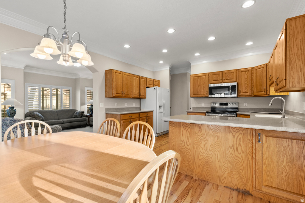 679 E CLEARWATER DR Layton, UT 84041