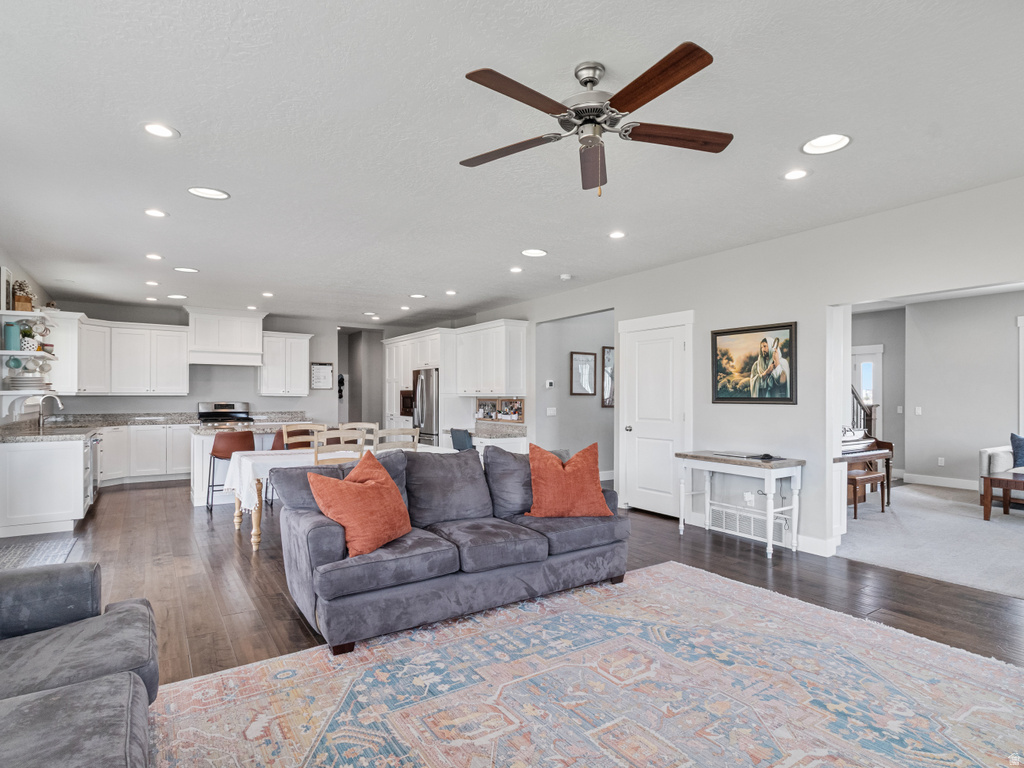 2558 MOUNTAIN GLEN RD Erda, UT 84074