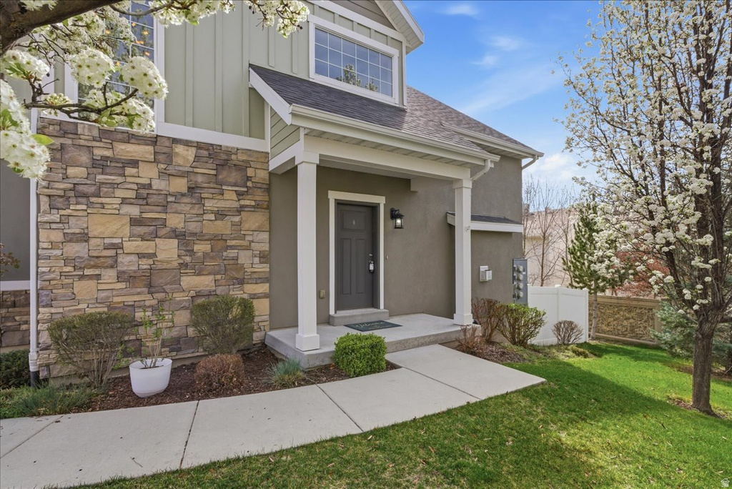 7856 S FARM HOUSE Midvale, UT 84047