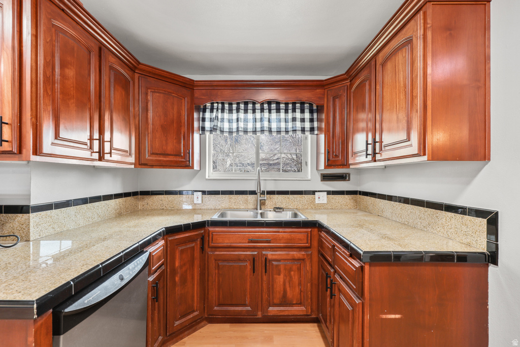 975 S FILLMORE AVE Ogden, UT 84404